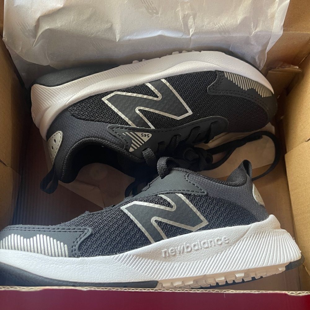 New Balance 545 V1 Lace Up Running Sneakers - Boy's Size 11 - PK545BO1 - New - Picture 2 of 7